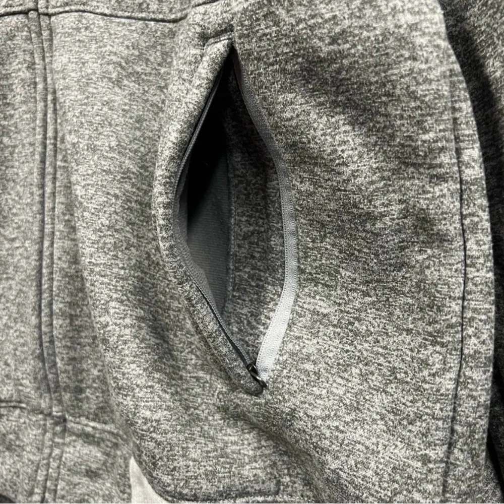 The North Face Men's Gray Fleece Full Zip Jacket with Shoulder Patch Logo Size L